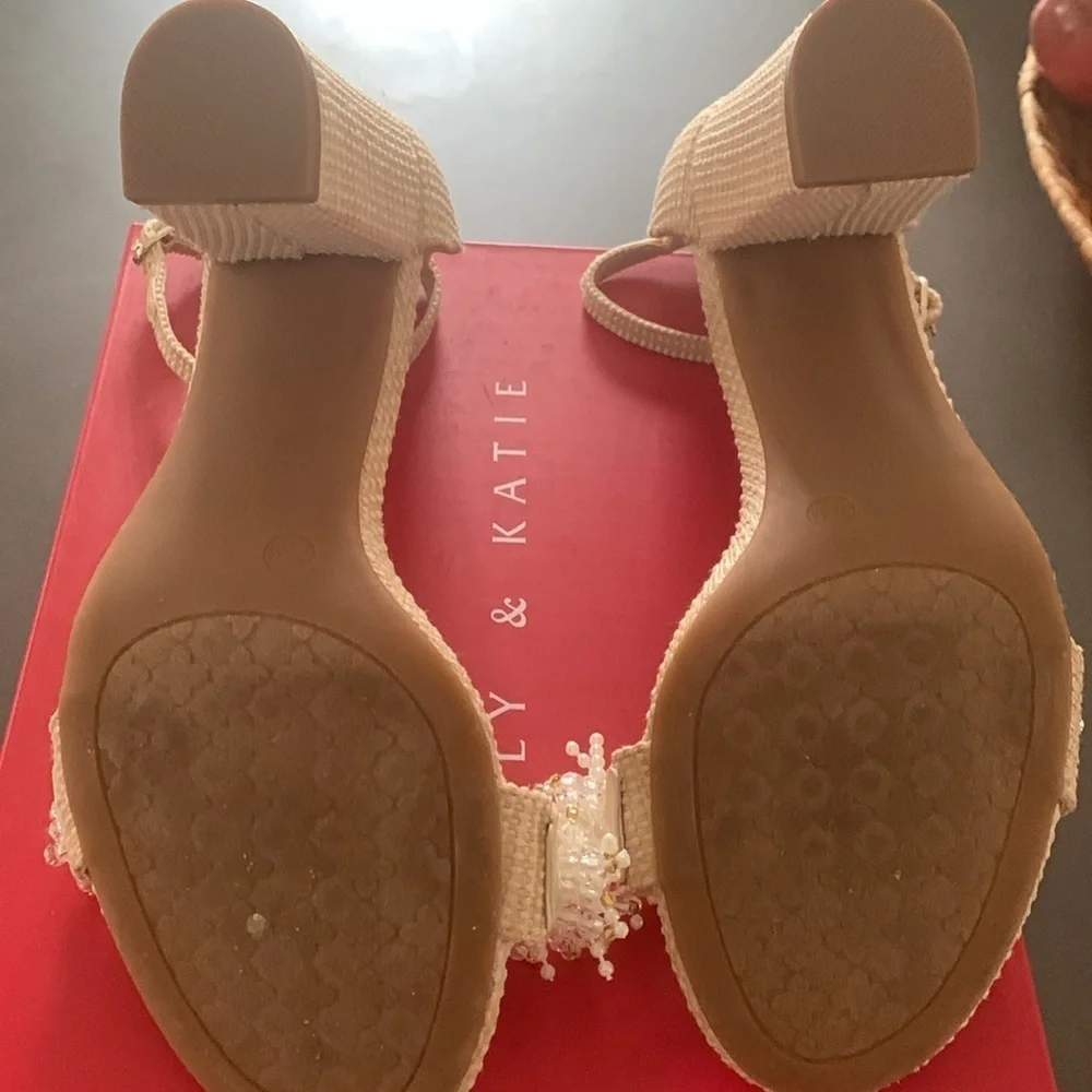 Heels - Picture 4 of 5